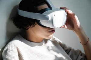 Virtual Reality Experiences Enable Tactile Clothing Interactions